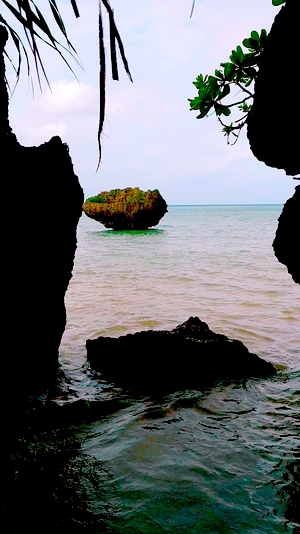 石垣島　トンネルの抜けた先に見えるもの